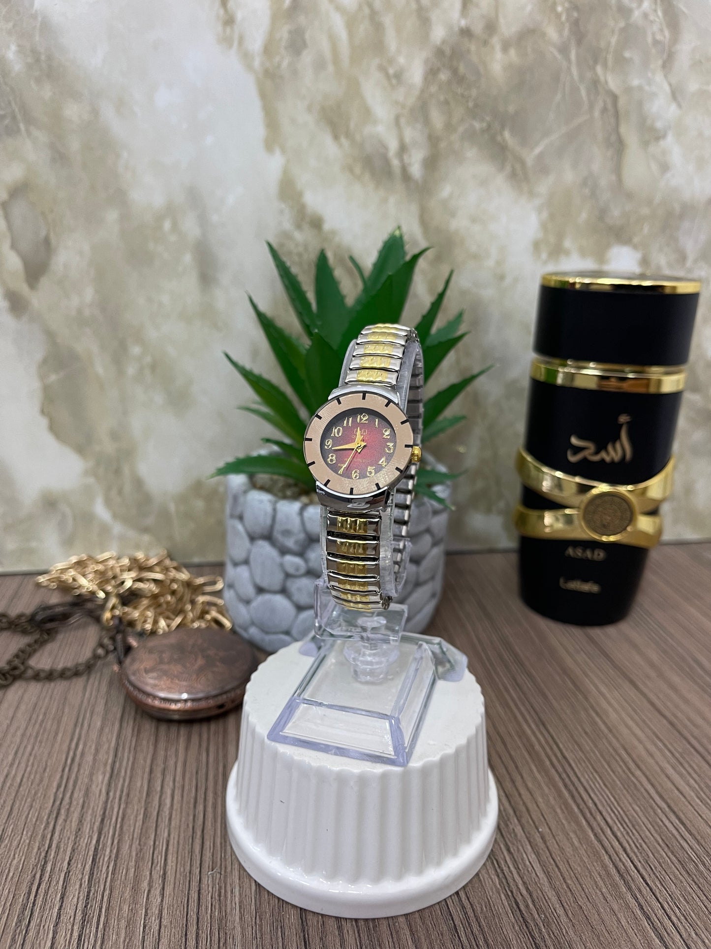 Q&Q DAMA BICOLOR ESFERA ROJA