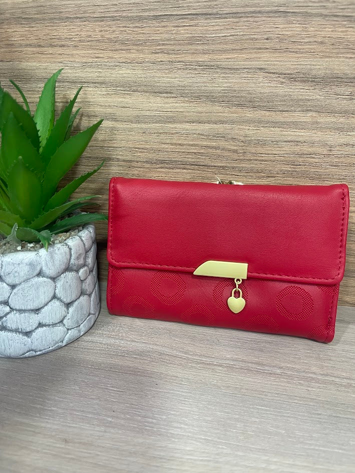 BILLETERA DAMA ROJA DETALLES DORADOS