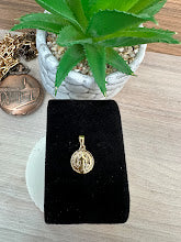 DIJE SAN BENITO ORO LAMINADO