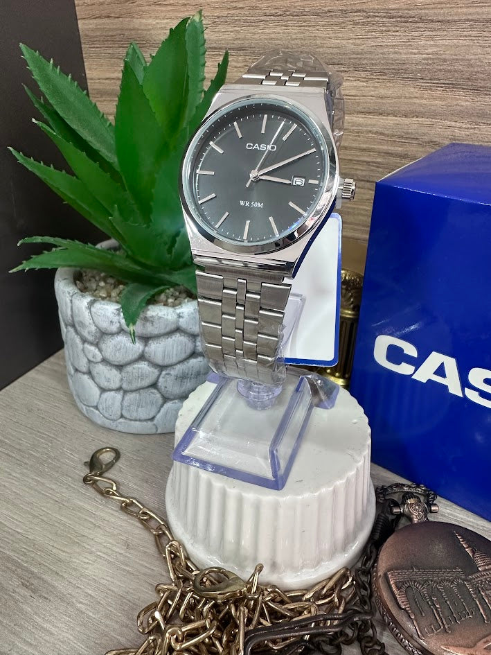 RELOJ CASIO PLATEADO ESFERA NEGRA
