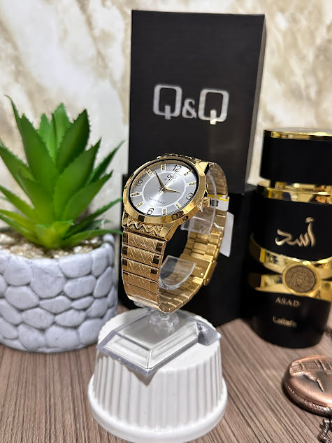 Q&Q DORADO ESFERA BLANCA NUMEROS DORADOS
