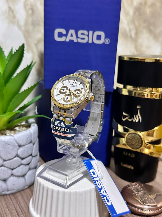 Casio Dama Bicolor Esfera Blanca Borde en Relieve