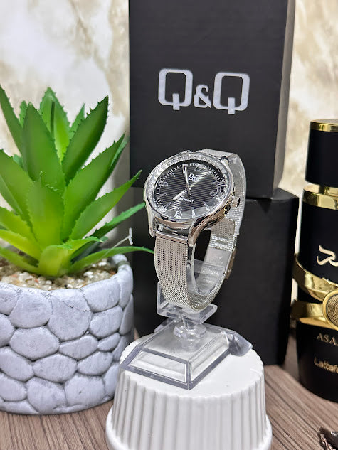 QYQ Plateado Borde Diamantado Esfera Negra