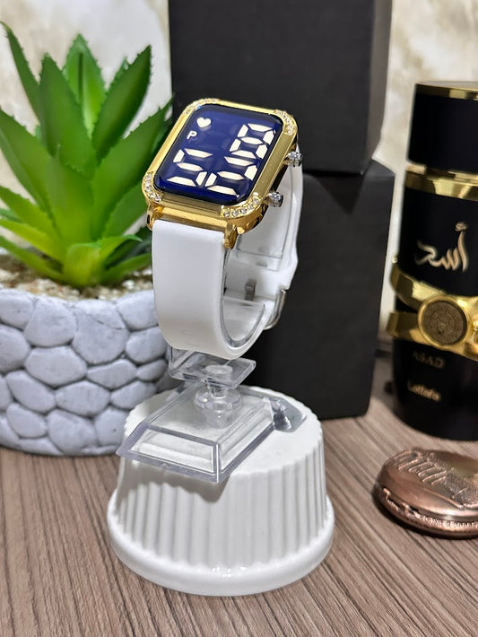 RELOJ DORADO DIGITAL CUADRADO BORDE DIAMANTE - VARIOS