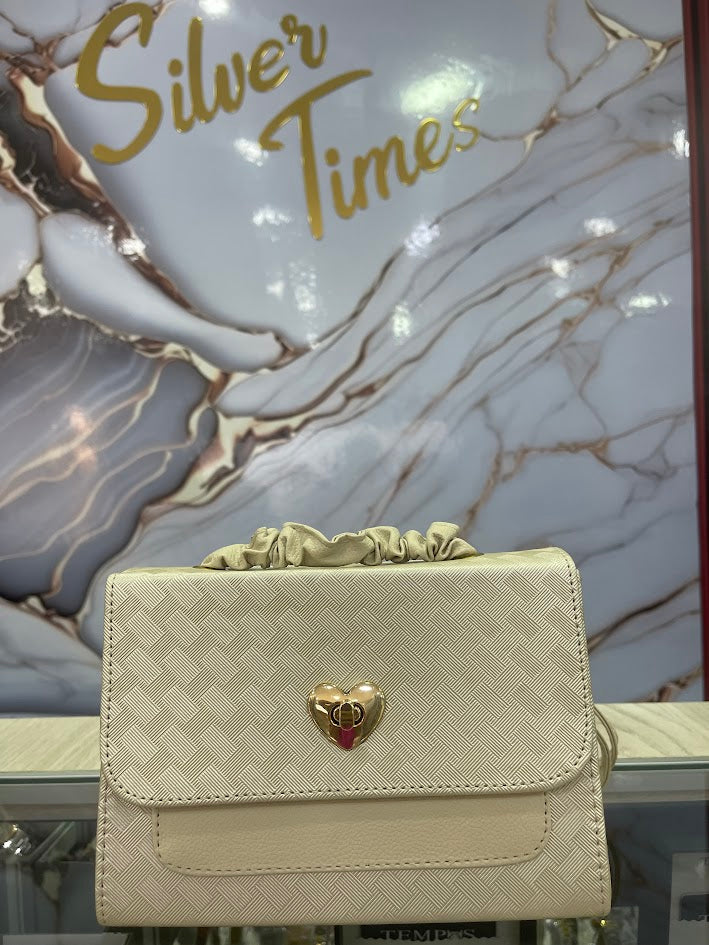 BOLSO DAMA BEIGE ESTILO BAUL CORAZON DORADO