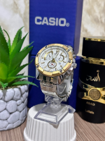CASIO METALICO PLATEADO FONDO BLANCO