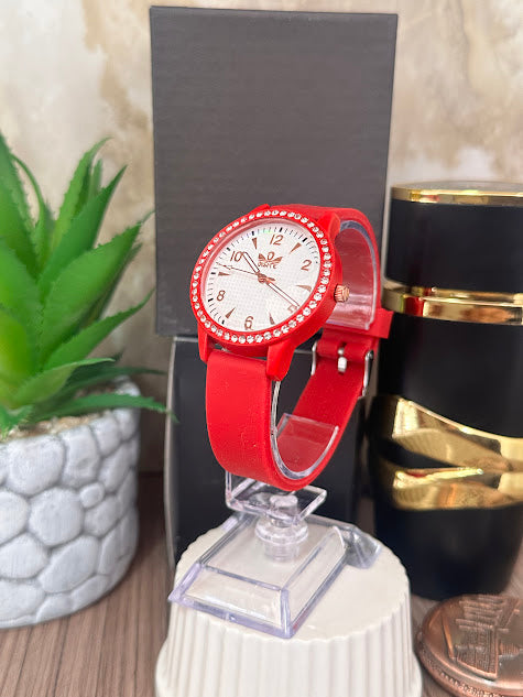 Reloj Rojo Diamantado Esfera Blanca
