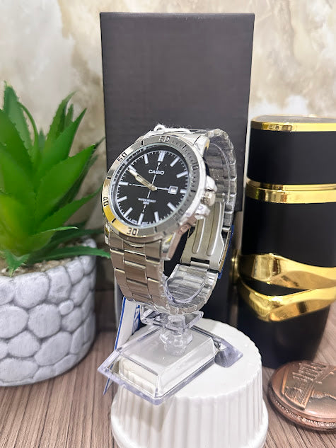 Casio Plateado Esfera Negra Con Calendario