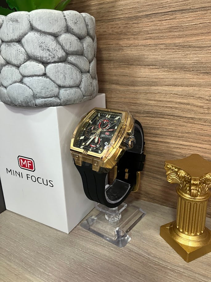RELOJ CABALLERO MINI FOCUS CAJA DORADA MANILLA EN SILICONA