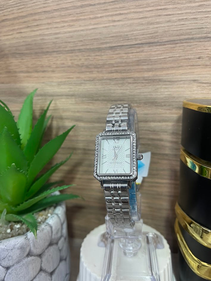 RELOJ QYQ PLATEADO DAMA CUADRADO
