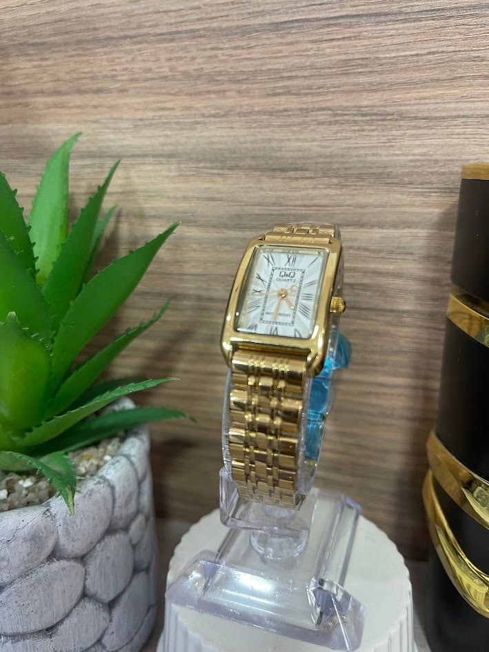 RELOJ QYQ DAMA RECTANGULAR DORADO