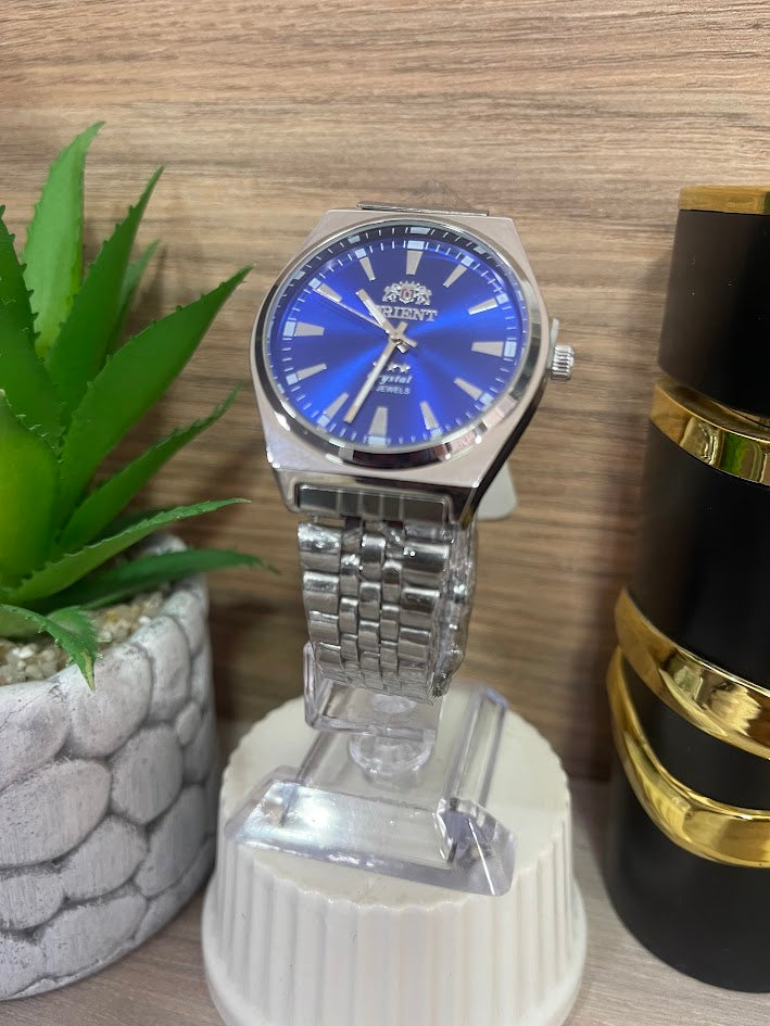 RELOJ ORIENT PLATEADO Y AZUL CABALLERO