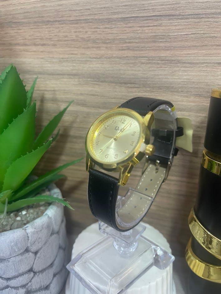 RELOJ QYQ MANILLA CUERO