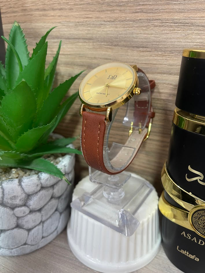 RELOJ QYQ DAMA MANILLA DE CUERO CAFE