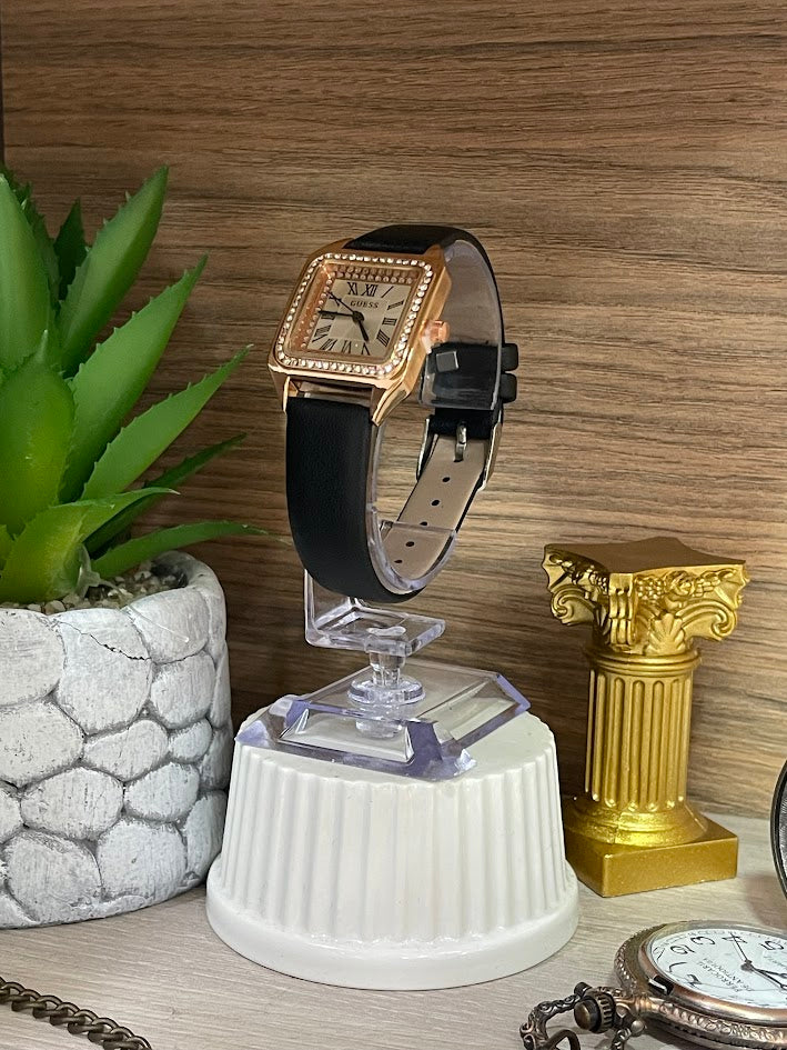 RELOJ GUESS CUADRADO ORO ROSA MANILLA CUEROTEC NEGRTA