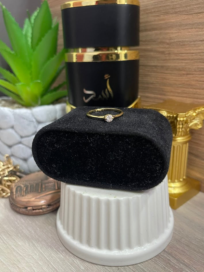 ANILLO SOLITARIO BASE SILUETA CORAZON ORO LAMINADO