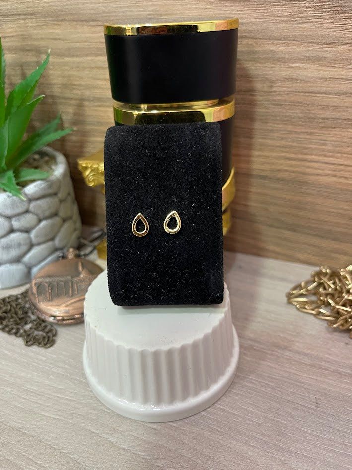 TOPO SILUETA GOTA 6X8 ORO LAMINADO