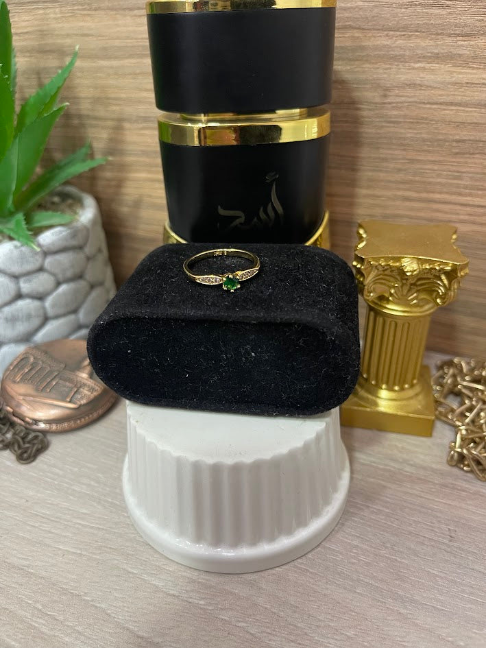 ANILLO SOLITARIO OVALO CIRCON LADOS T8 ORO LAMINADO