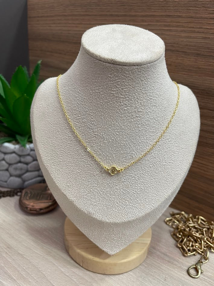 GARGANTILLA TREBOL X1 6MM DIAMANTADO ORO LAMINADO