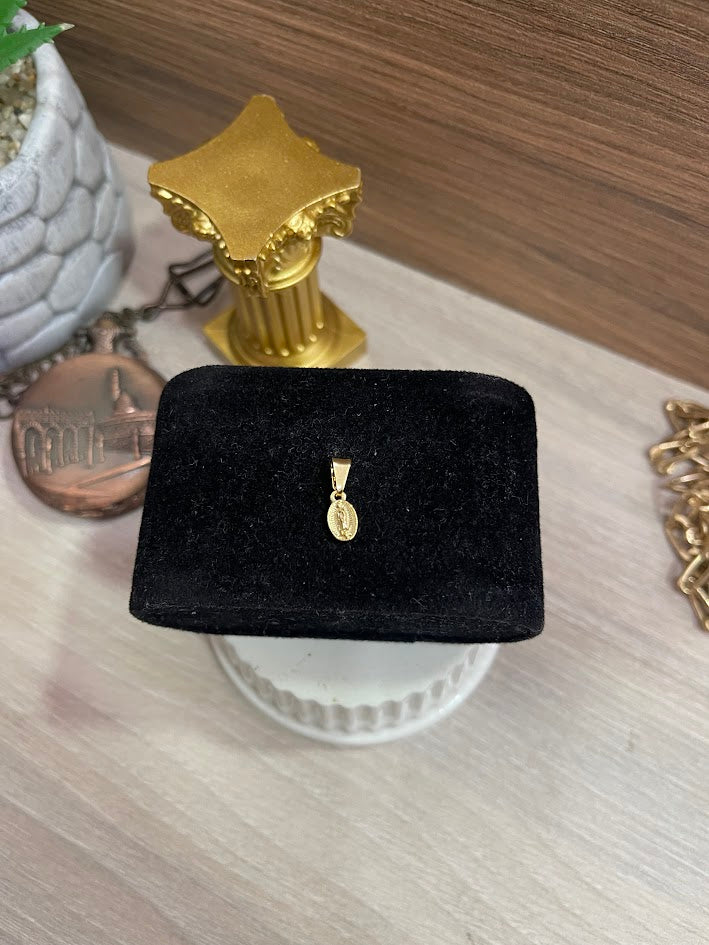 DIJE GUADALUPE BORDE RAYAS 5X14MM ORO LAMINADO