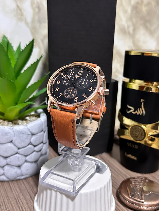 Reloj Redondo Dorado Manilla en Cuero Café Variados