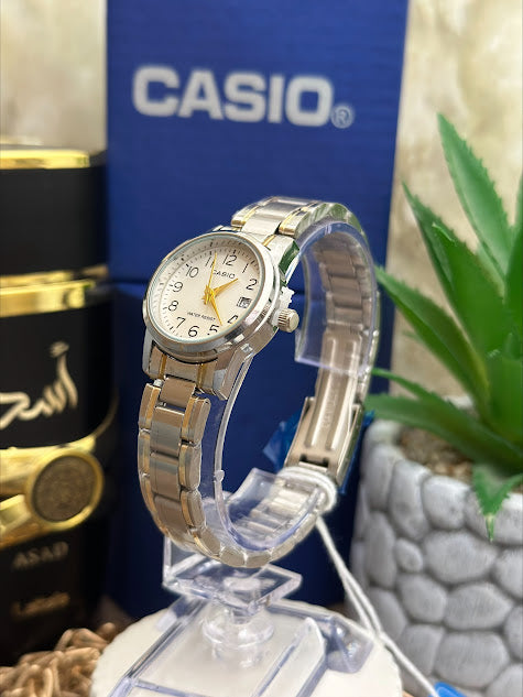 CASIO BICOLOR ESFERA BLANCA NUMEROS Y CALENDARIOS