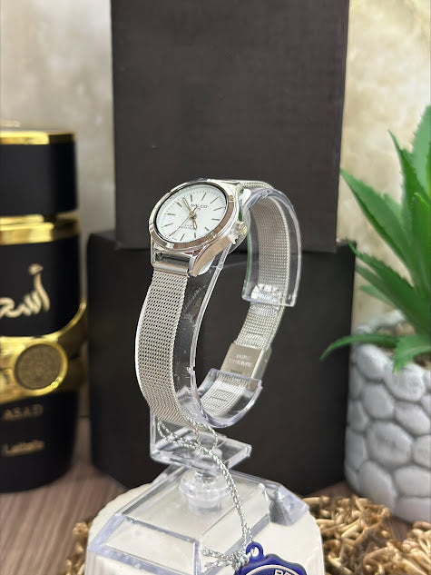 SALCO DAMA TODO PLATEADO BORDE NEGRO ESFERA BLANCA