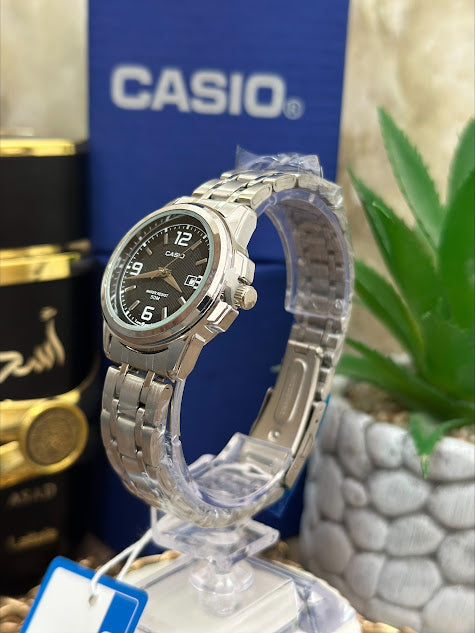 CASIO DAMA PLATEADO ESFERA NEGRA