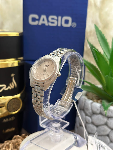 CASIO DAMA MINI PLATEADO ESFERA BLANCA