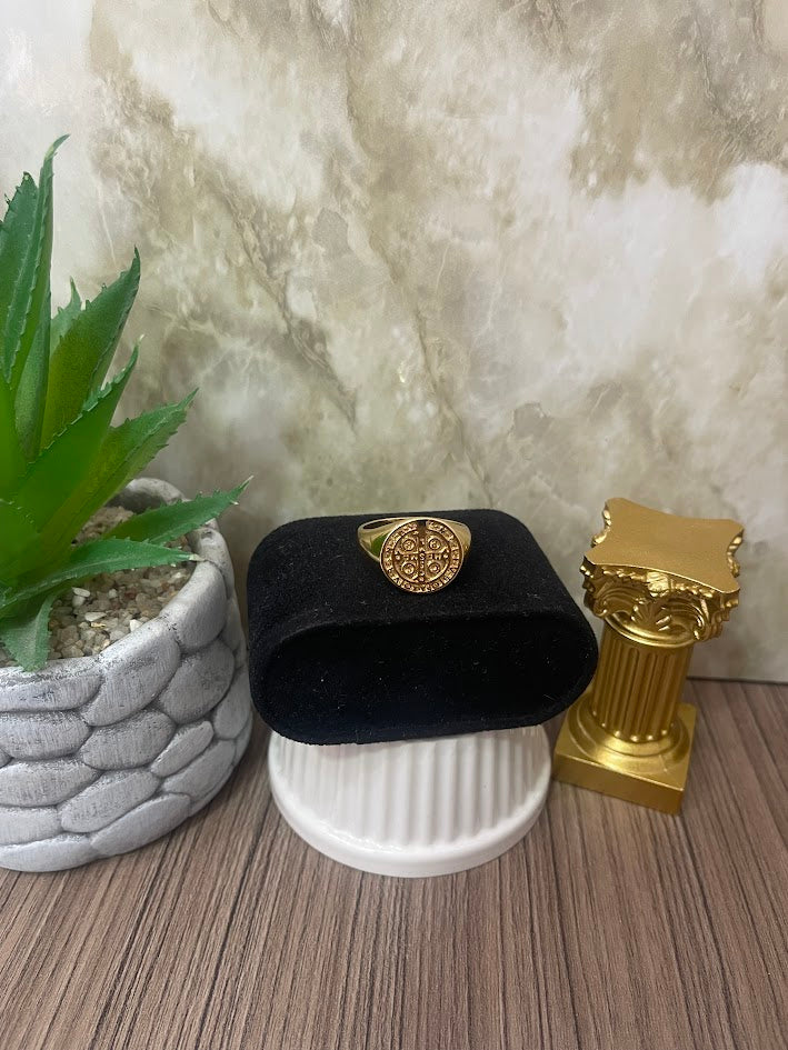 ANILLO CRUZ MEDALLA SAN BENITO T11 ORO LAMINADO