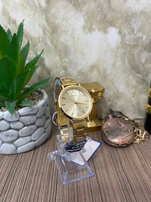 RELOJ CASIO DAMA DORADO FONDO DORADO