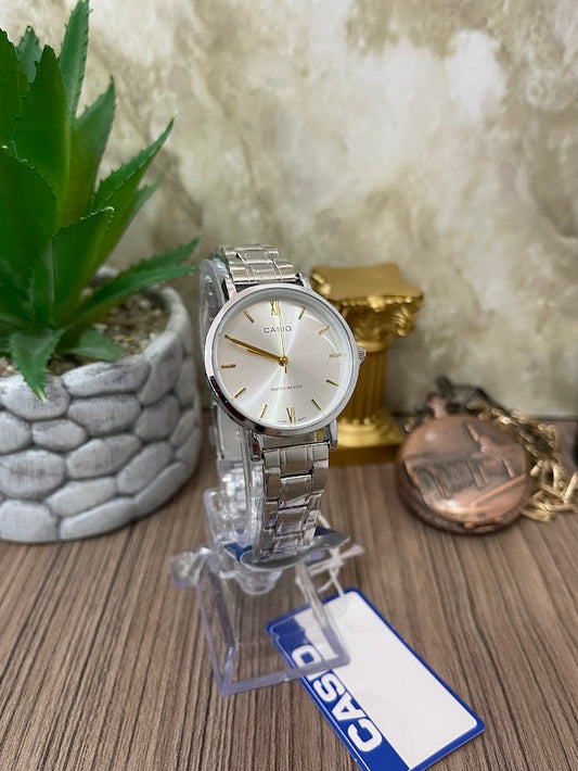RELOJ CASIO DAMA PLATEADO FONDO PLATEADO
