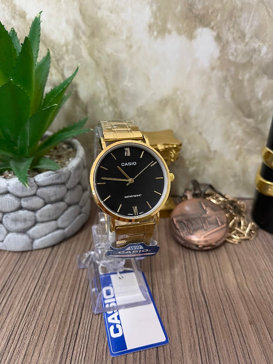 CASIO CABALLERO DORADO FONDO NEGRO