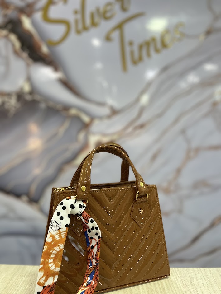 BOLSO TIPO CARTERA MARRON CHAROL