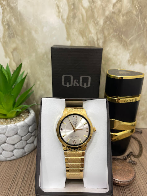 Q&Q ORIGINALL DORADO ESFERA BLANCA