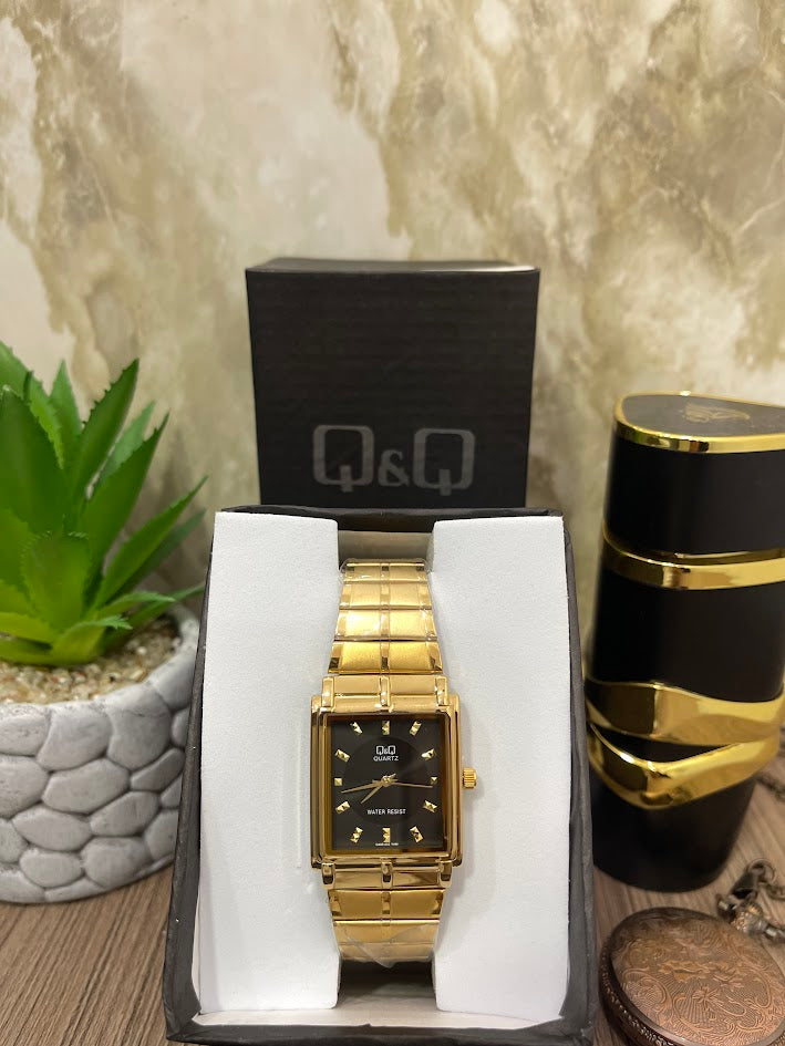 Q&Q ORIGINALL CUADRADO DORADO ESFERA NEGRA