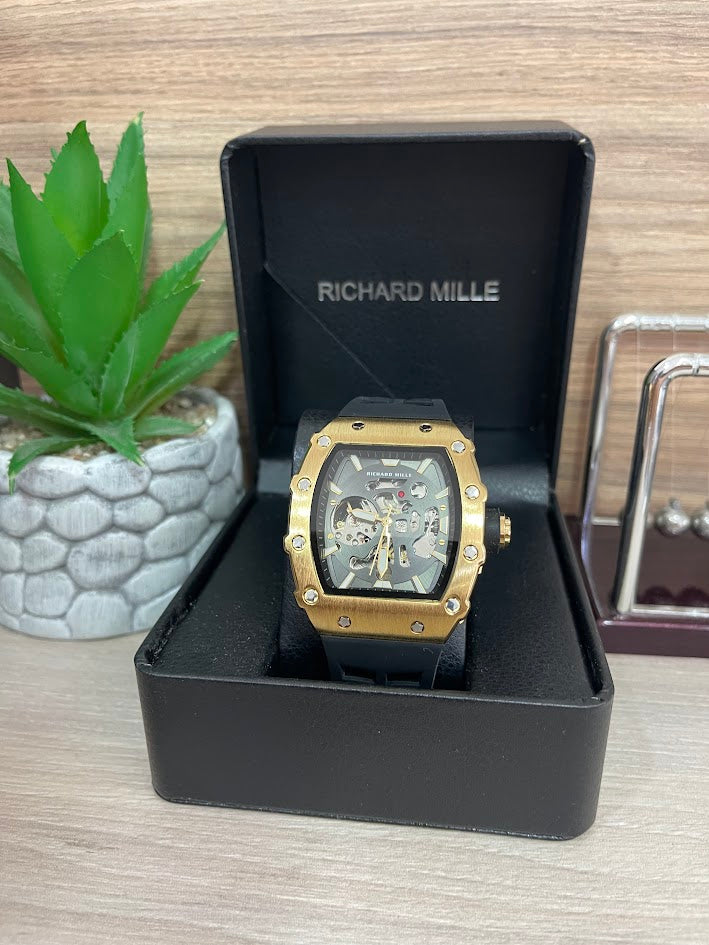 RELOJ RICHARD MILLE DORADO MANILLA DE SILICONA