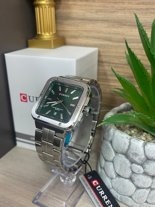 RELOJ CURREN CUADRADO PLATEADO FONDO VERDE CON CALENDARIO
