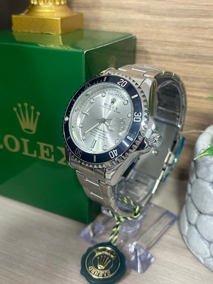 ROLEX CABALLERO PLATEADO ARO NEGRO FONDO PLATEADO CON CALENDARIO