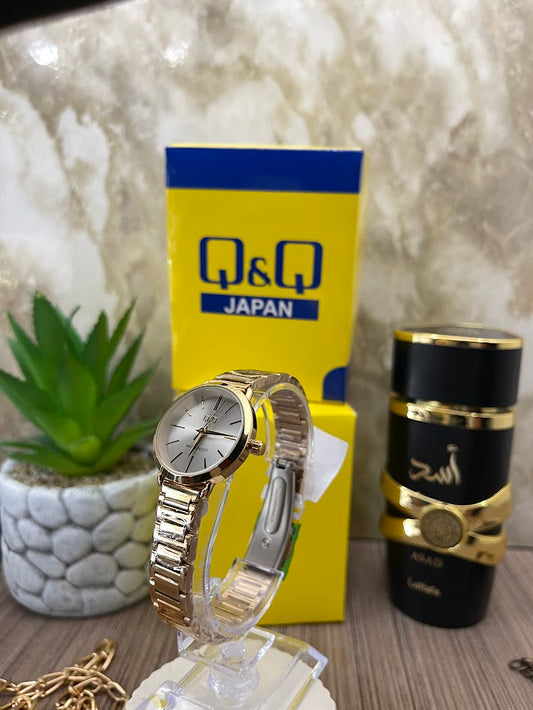 Q&Q ORIGINAL DAMA DORADO ESFERITA BLANCA