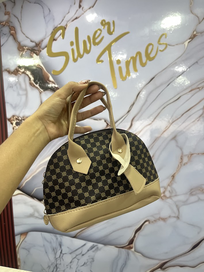 CARTERA MARRON INCLUYE CORREA DORADA