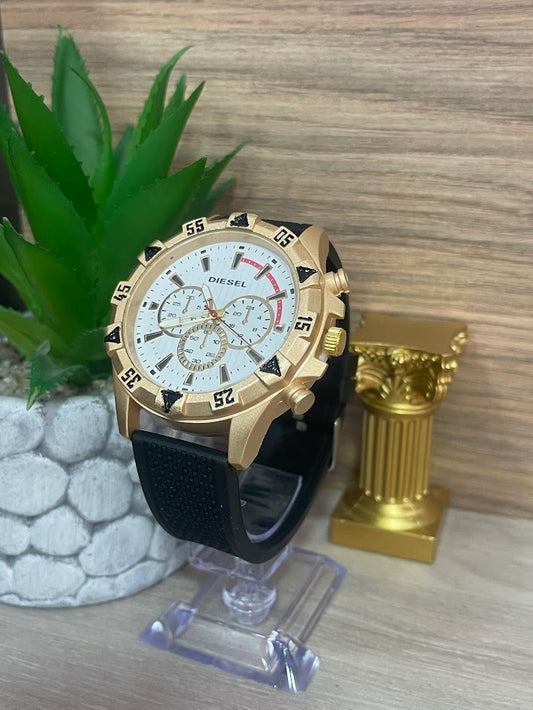 RELOJ DIESEL CABALLERO DORADO MANILLA DE SILICONA FONDO BLANCO
