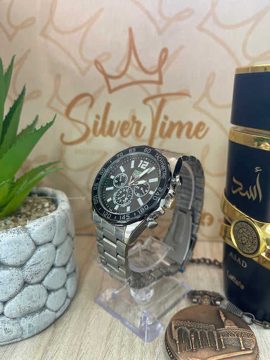 RELOJ CABALLERO CARRERA PLATEADO ESFERA NEGRA NUMERO BLANCOS