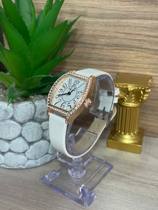 RELOJ BIAOJIE DAMA FONDO BLANCO CAJA ORO ROSA MANILLA DE CUERO BLANCA