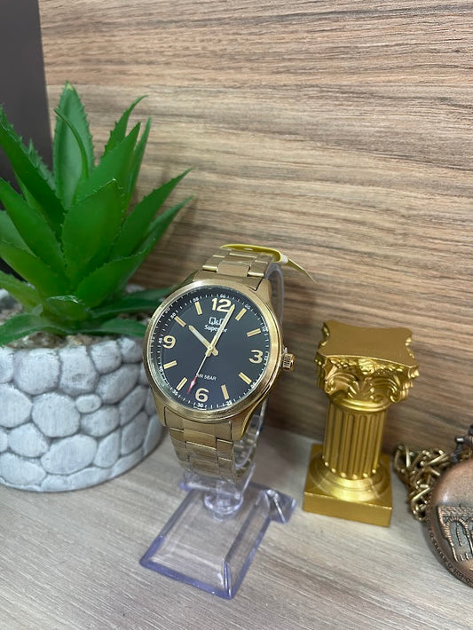 RELOJ QYQ CABALLERO DORADO FONDO NEGRO