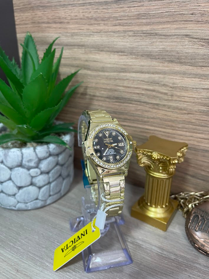 RELOJ INVICTA DAMA DORADO FONDO NEGRO CON DETALLES EN PIEDRA