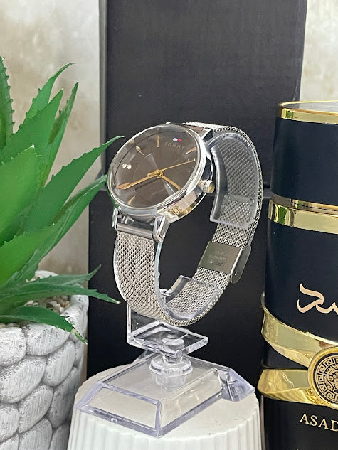 RELOJ TOMMY PLATEADO ESFERA NEGRA