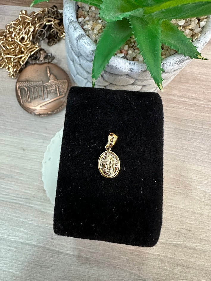 DIJE GUADALUPE ORO LAMINADO