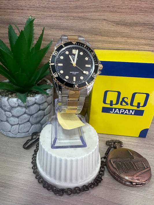 RELOJ Q&Q BICOLOR ESFERA NEGRA ARO NEGRO TIPO ROLEX