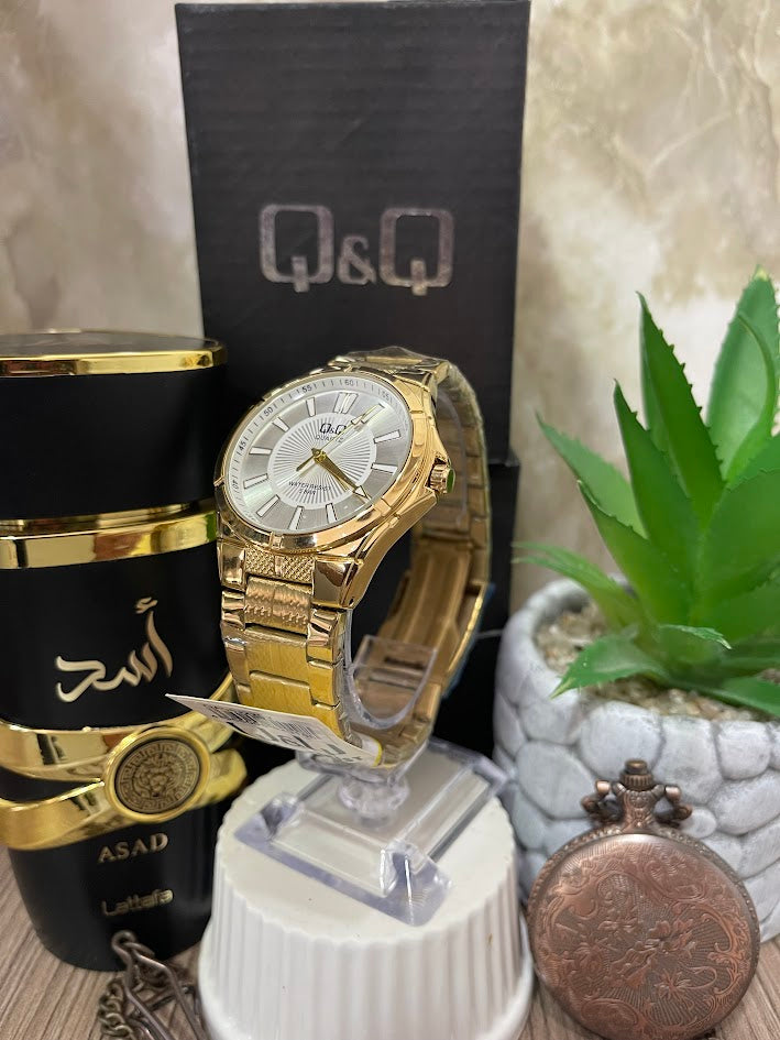 RELOJ Q&Q DORADO ESFERA PLATEADA ESTRIA